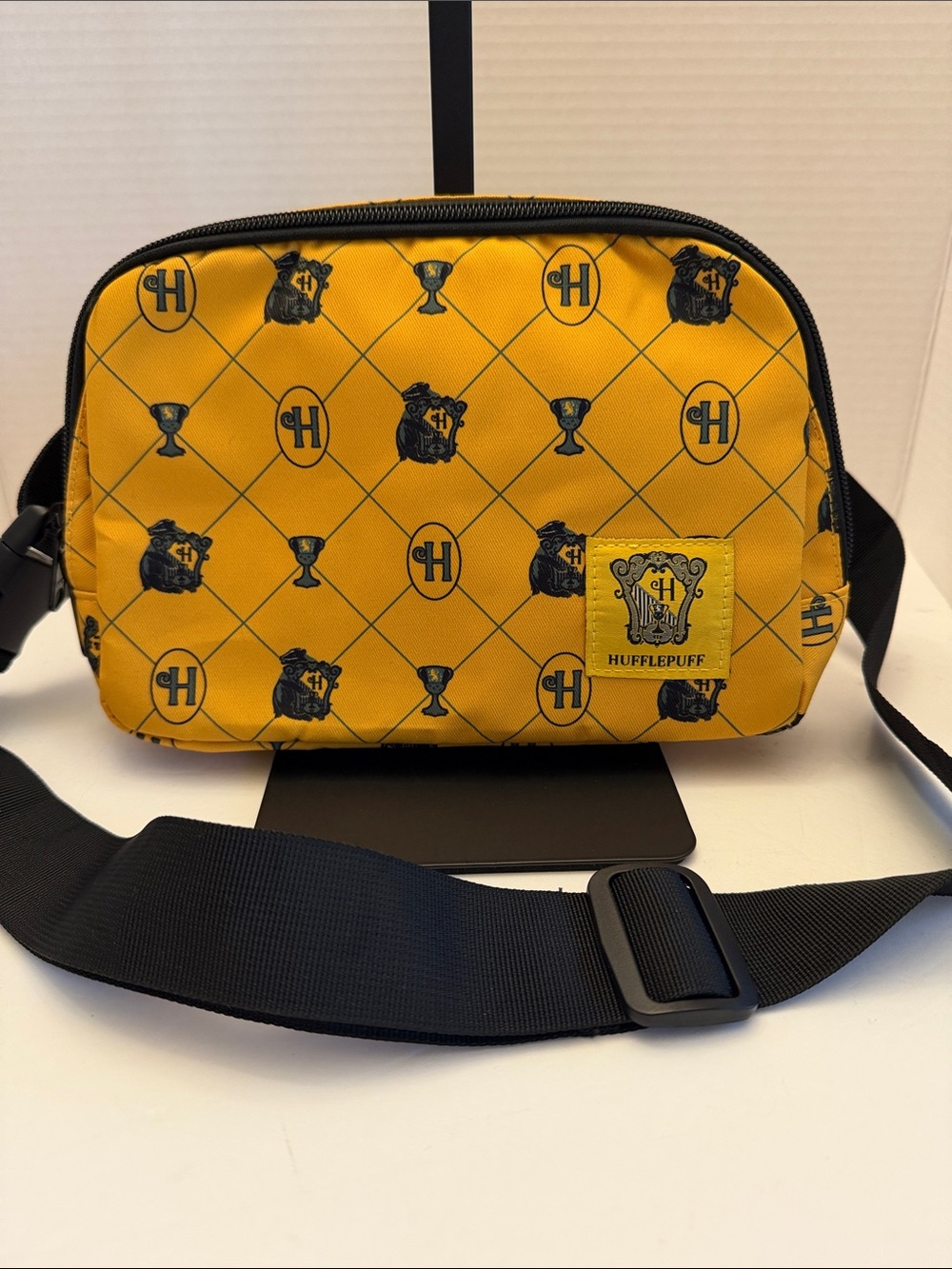 Harry Potter Hufflepuff Crossbody NWOT